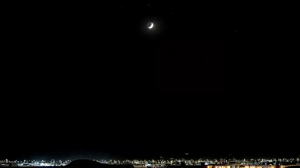 اقتران القمر مع نجم قلب العقرب